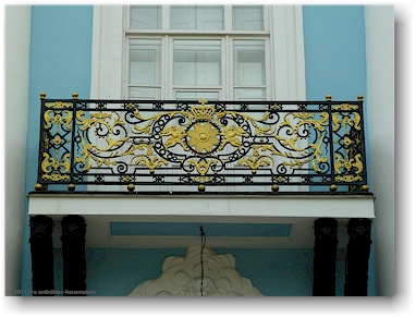 balkon an der nikolaus und erscheinung des herrn kathedrale (nikolsky sobor) in sankt petersburg, RU