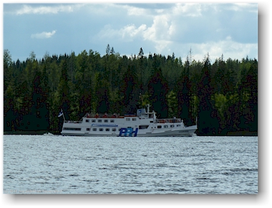 kleines passagierschiff auf dem see ruotsalainen bei heinola, FI
