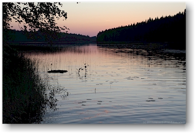 abenddaemmerung ueber dem kaitajaervi beim campingplatz oravanpesaet bei sulkava, FI