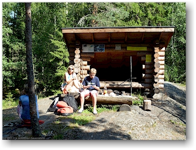 mittagessen beim rastplatz souru an der eichhoernchen-route (oravareitti) zwischen juva und sulkava, FI