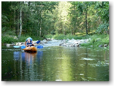 unterwegs auf dem fluesschen karijoki, teil der eichhoernchen-route (oravareitti) zwischen juva und sulkava, FI
