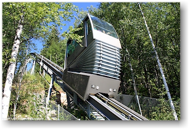 standseilbahn mit neigungsanpassung zwischen parkplatz und besucherzentrum im nationalpark kolin kansallispuisto, FI