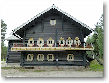 bauernhaus in traditionellem karelischem stil bei nurmes, FI