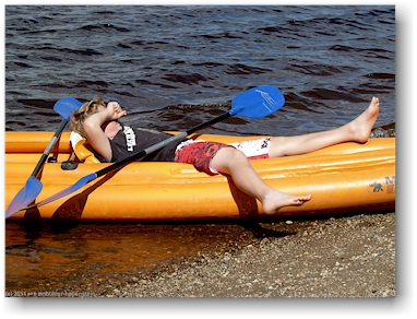 mathias beim mittagsrast auf einer kleinen insel im lautiainen bei nurmes, FI