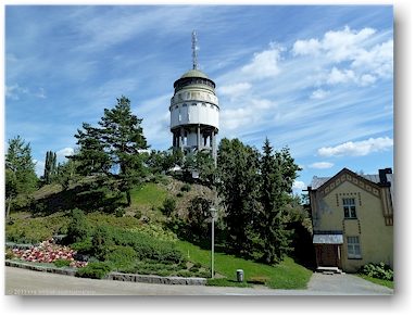 wasserturm auf einem kleinen huegel im stadtzentrum von mikkeli, FI