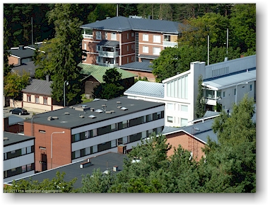 blick vom wasserturm auf ein wohnhaus im stadtzentrum von mikkeli, FI
