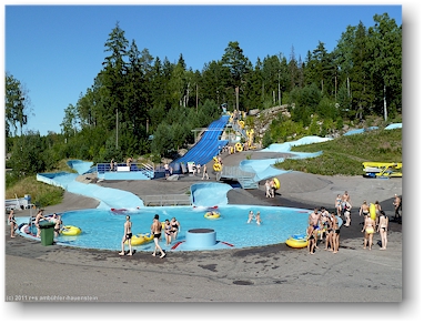 riesen-rutschbahnen im wasserpark serena bei lahnus, FI