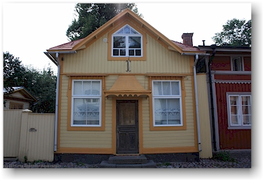 haustuere in der altstadt von naantali, FI