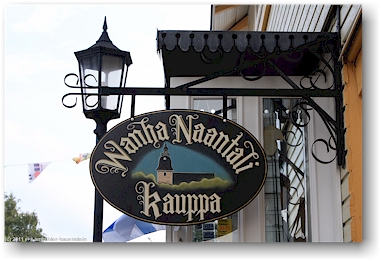 schild nanha naantali kauppa in der altstadt von naantali, FI