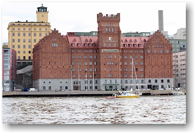 backsteinhaus am ufer des saltsjoen in stockholm, SE