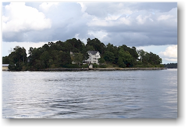 inselchen mit wohnhaus zwischen vaxholm und stockholm, SE