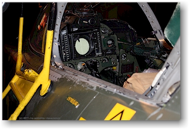 cockpit eins modernen kampfjets im flygvapenmuseum (luftwaffenmuseum) bei linkoeping, SE