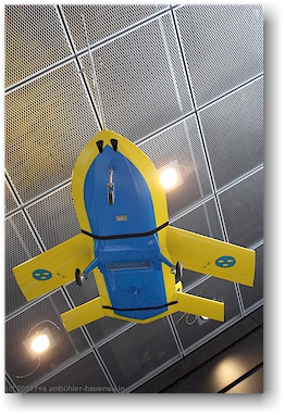 unbemannte drohne in der eingangshalle des flygvapenmuseum (luftwaffenmuseum) bei linkoeping, SE