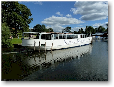 die MS kind verlaesst die schleuse bei hovetrop, SE
