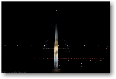 pfeiler der oresund-bruecke bei nacht