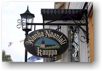 schild in der altstadt von naantali