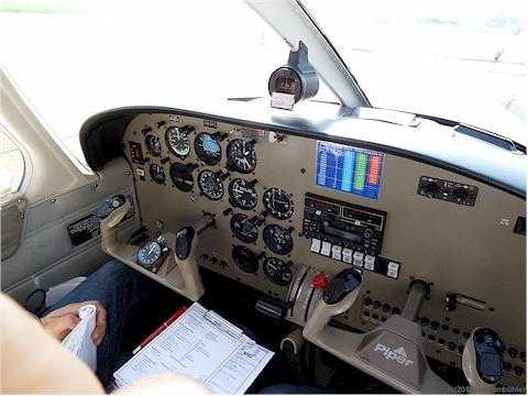 15:07 cockpit des piper