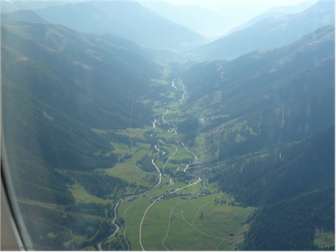 16:22 oberwallis aus der vogelperspektive