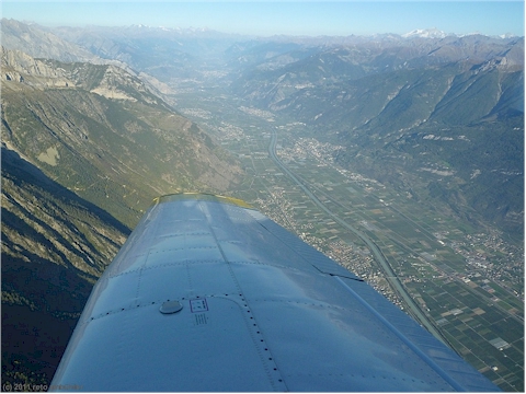 16:53 ueber martigny sehen wir ein letztes mal das wallis hoch