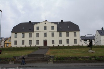stjornarradid in reykjavik