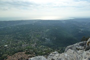 blick vom baou de saint-jeannet auf die küste der côte d'azur.