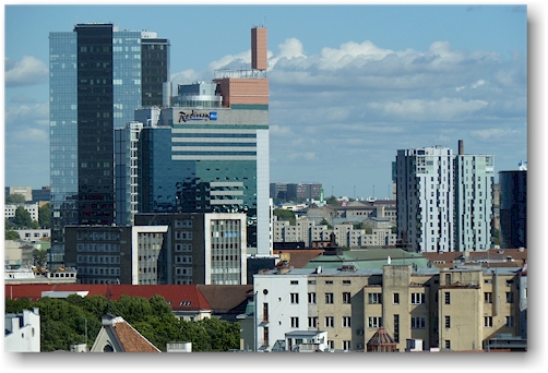 hochhaeuser im stadtzentrum von tallinn