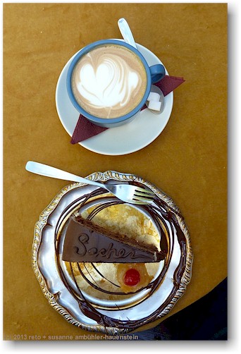 kaffee und kuchen in der chocolaterie im meisterhof (meistrite hoov) in der altstadt von tallinn