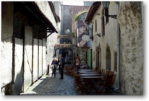 gasse katariina kaeik in der altstadt von tallinn