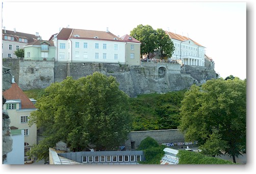 kohtuotsa vaaterplats in der altstadt von tallinn