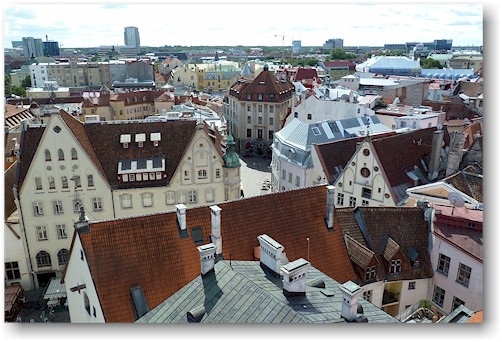 aussicht vom rathausturm in tallinn richtung sueden
