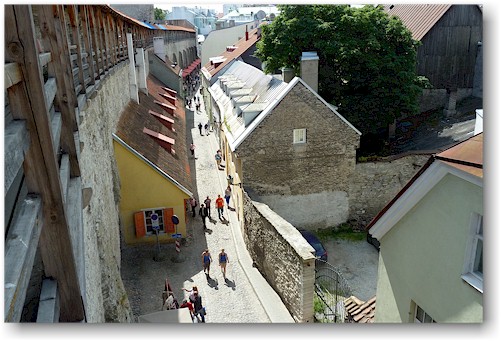 mueuerivahe - gasse in der altstadt von tallinn