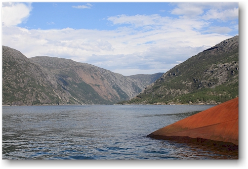 wrack eines deutschen kriegsschiffes im ofotfjorden