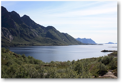blick vom rastplatz auf den austnesfjorden