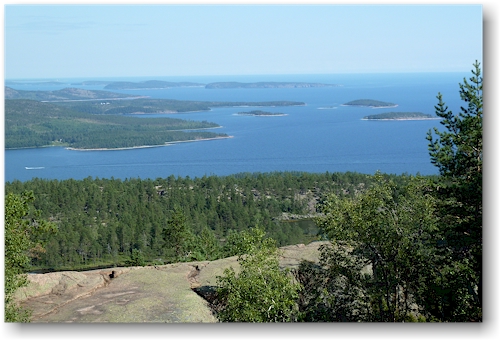 aussicht auf kueste bei slattdalsskrevan im skuleskogens nationalpark