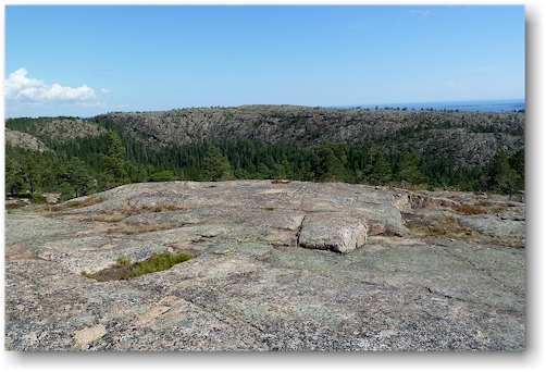 blick vom stampberget auf den slattdalsberget im skuleskogens nationalpark