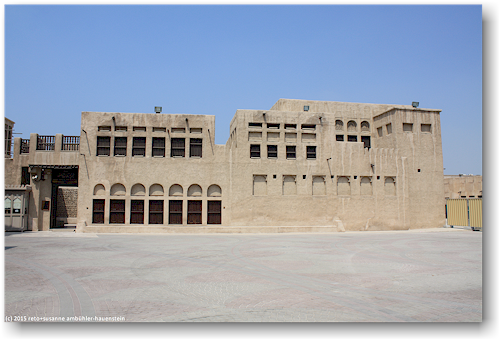 gebaeude im heritage village in dubai