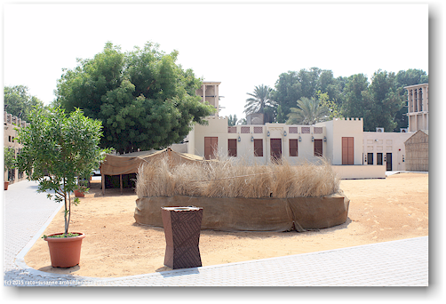 innenhof im heritage village in dubai