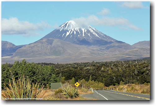 mount ngauruhoe im tongariro national park