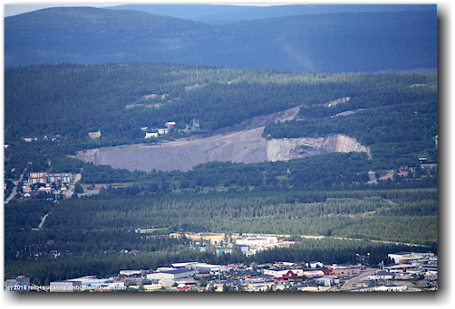 blick von der bergstation der sesselbahn auf dem dundret auf die mine von gaellivare
