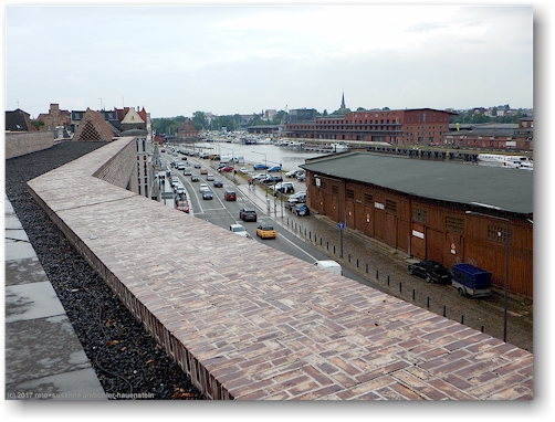 blick von der terrasse beim burgkloster auf der altstadtinsel von luebeck auf die trave sowie den hansahafen