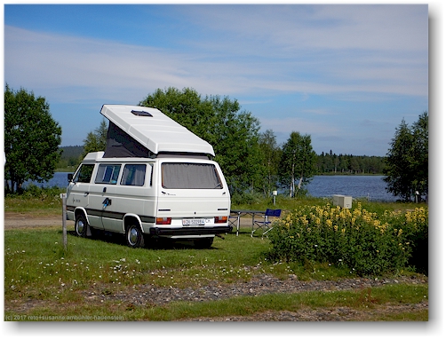 unser VW bus auf dem campingplatz yllaeksen ykkoes caravan in aekaeslompolo