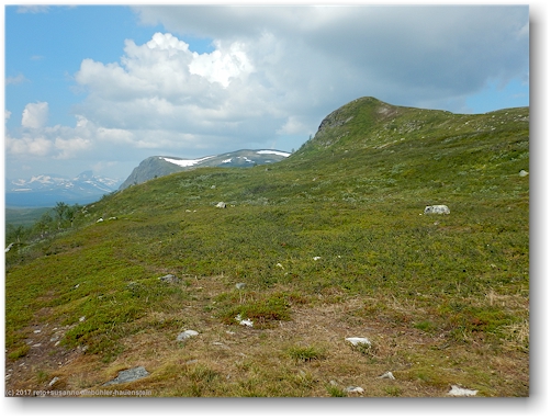 unterwegs auf dem kalottireitti entlang der suedflanke des malla