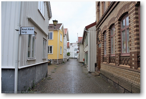 gasse in der gamlestan (altstadt) von lysekil
