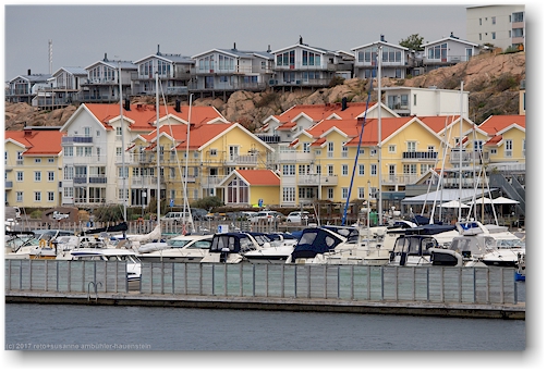 moderne wohnhaeuser beim norra hamnen (nordhafen) in lysekil