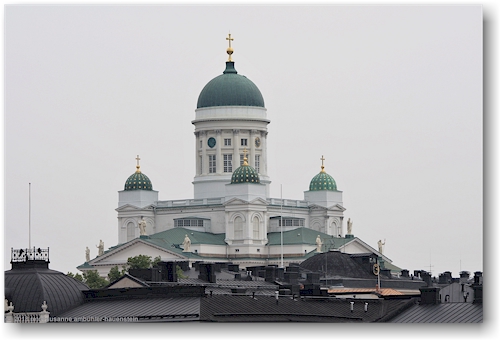 blick von der terrasse beim bad von helsinki auf die tuomiokirkko