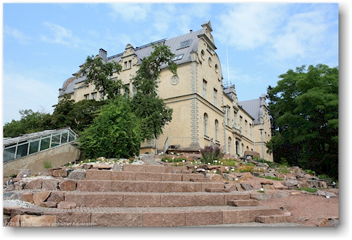 gebaeude der universitaet im botanischen garten von helsinki