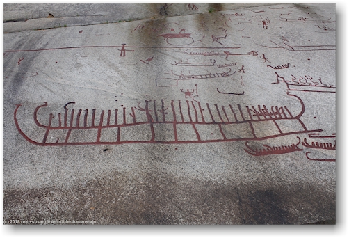 detail aus den felsritzungen im vitlycke museum bei tanum