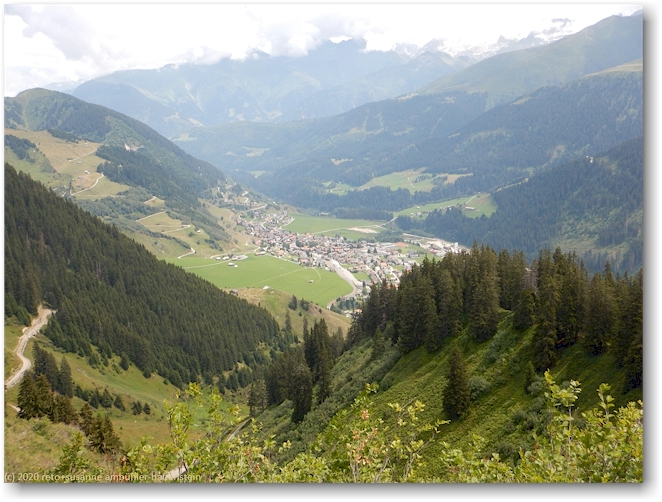 blick von foppa verda ins surselva mit sedrun