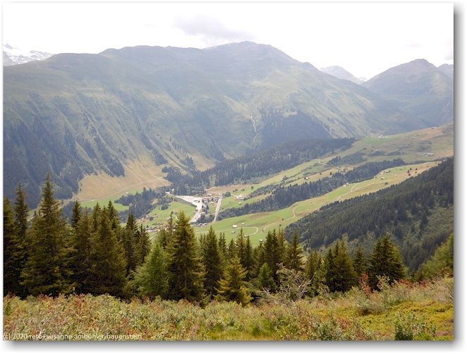 blick von foppa verda ins surselva mit putnengia