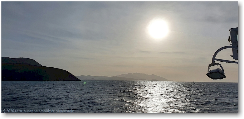 abendsonne waehrend der ueberfahrt nach elba